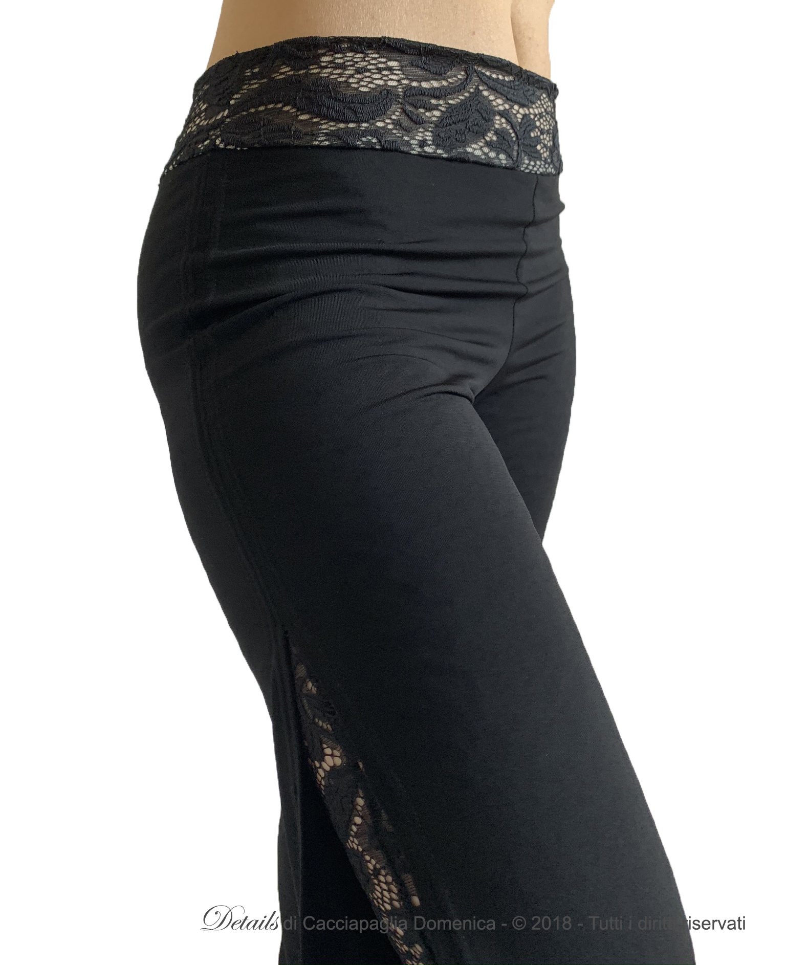 Pantaloni shop con pizzo